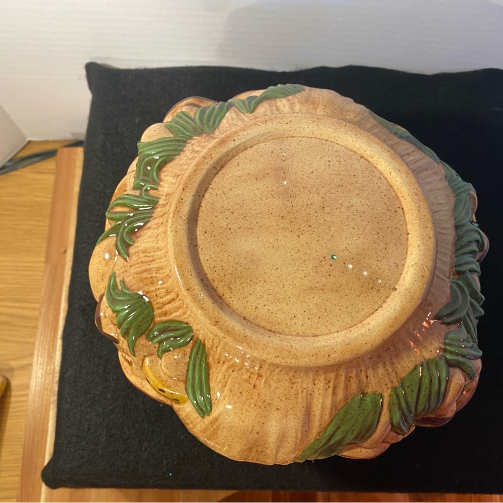 Vintage Handmade Ceramic Arnel’s Mushroom Soup Tureen with Lid, Ladle, and plate - Picture 6 of 16